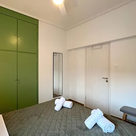 Bay View - Bright Modern Penthouse In Center Καλαμάτα