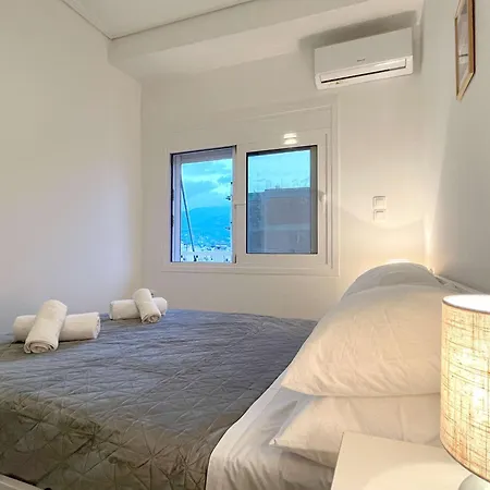 Bay View - Bright Modern Penthouse In Center * Καλαμάτα