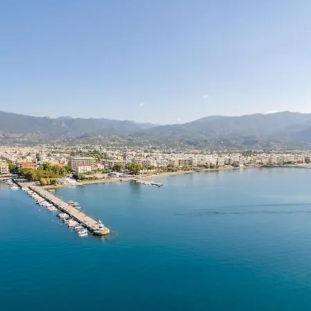 Διαμέρισμα Bay View - Bright Modern Penthouse In Center Καλαμάτα